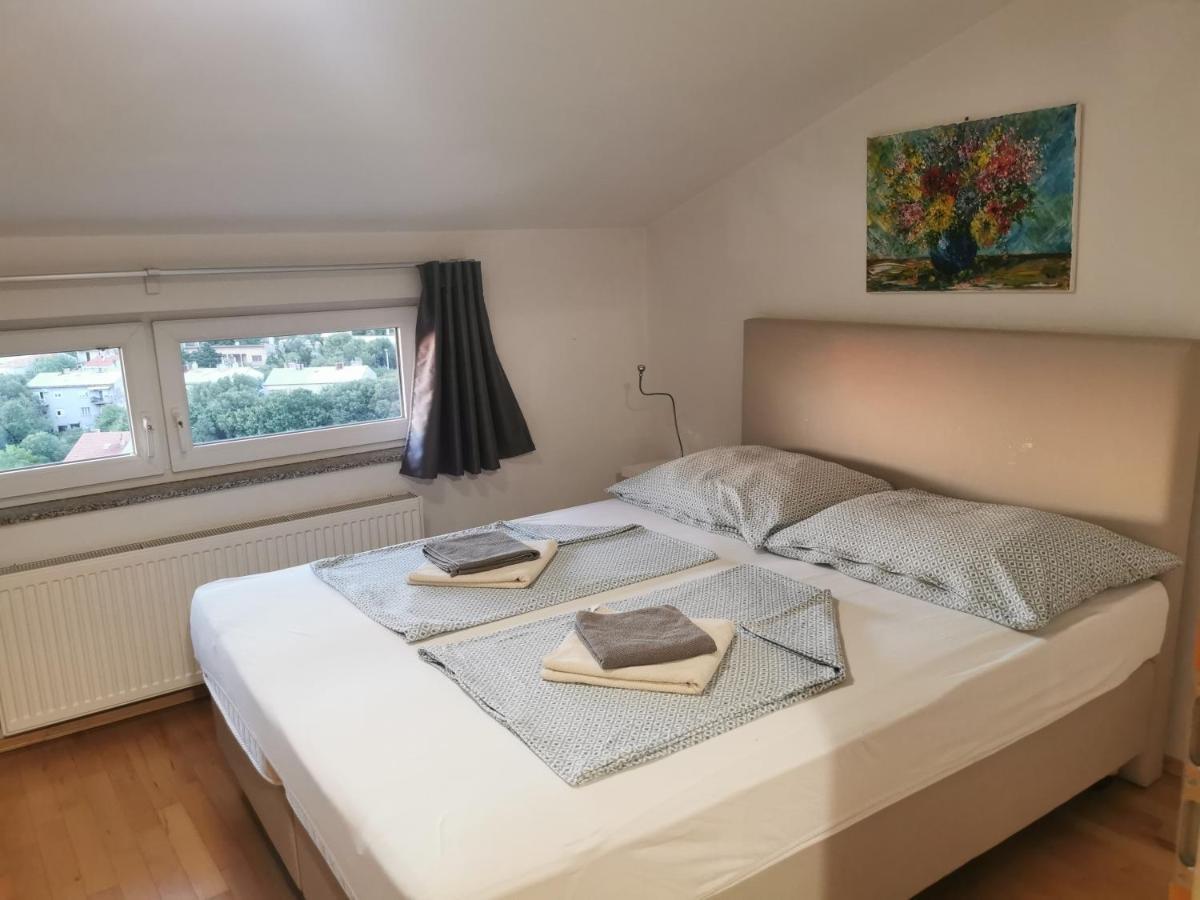 Bc Apartments - Mit Zentralheizung セニ エクステリア 写真
