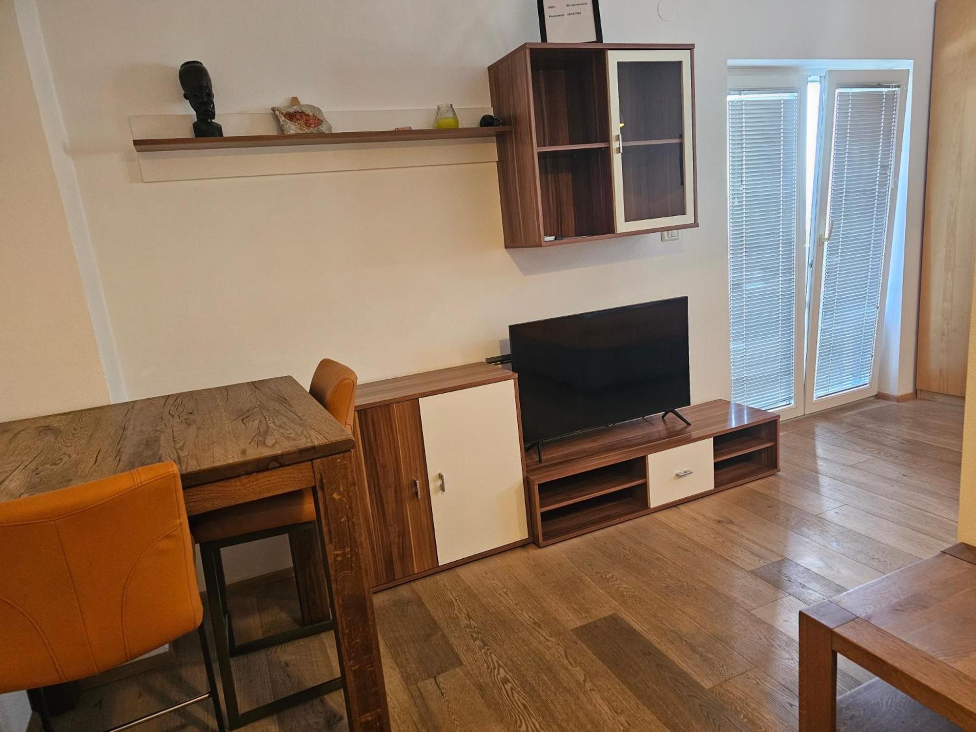 Bc Apartments - Mit Zentralheizung セニ エクステリア 写真